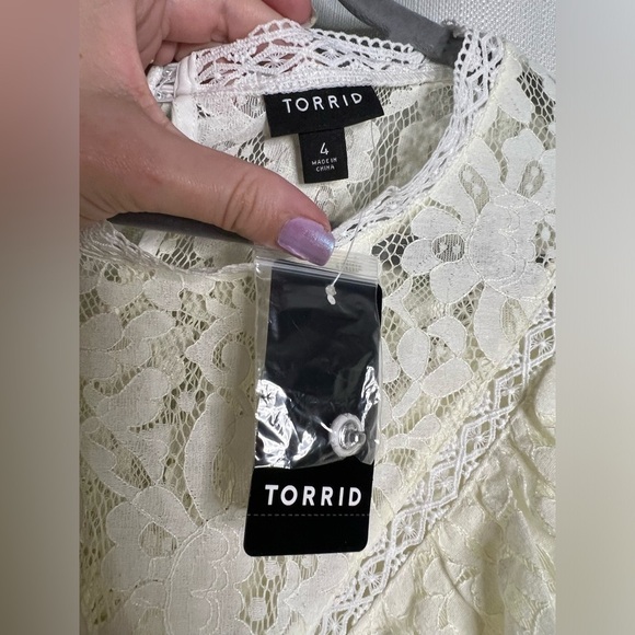 Torrid Lace Ruffle Detail Pale Yellow Blouse 4X - Picture 7 of 14